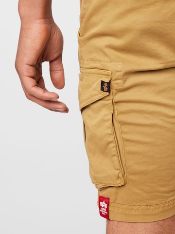 regular Pantaloni cargo di ALPHA INDUSTRIES in verde