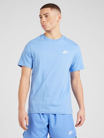 Coupe regular T-Shirt 'CLUB' Nike Sportswear en bleu : devant