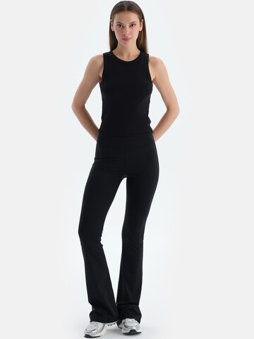 évasé Pantalon Dagi en noir