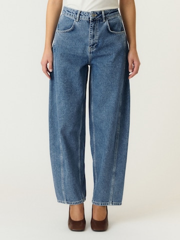 YAS Barrel Jeans 'YASCamea' in Blau: Vorderseite