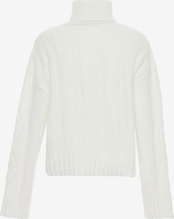 BLONDA Пуловер в бяло