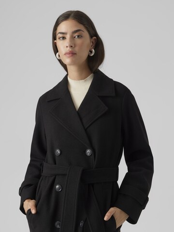 Manteau mi-saison 'VMFORTUNEVEGA' VERO MODA en noir