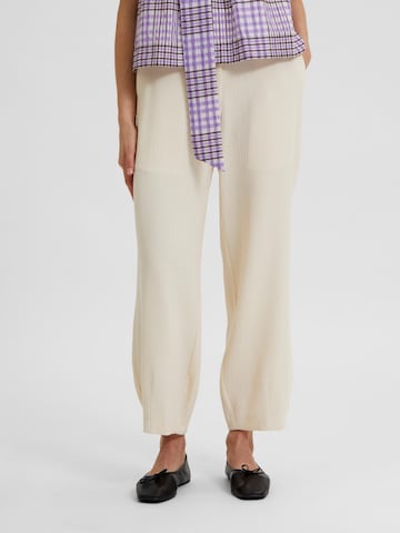 Loosefit Pantaloni 'Brianne' di SELECTED FEMME in beige: frontale