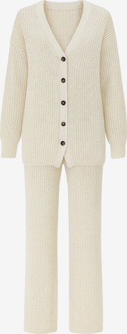 Tenue d'intérieur Elara en beige : devant