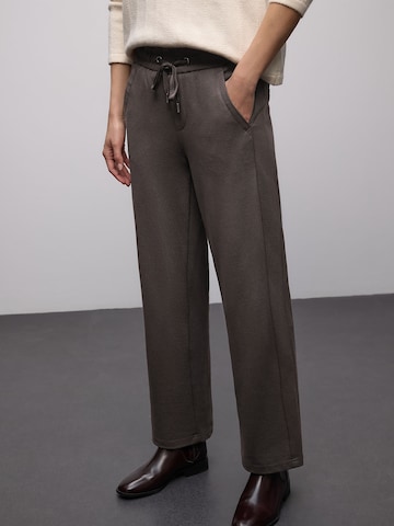 Wide leg Pantaloni de la STREET ONE pe maro: față