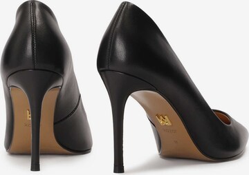 Kazar Pumps in Schwarz