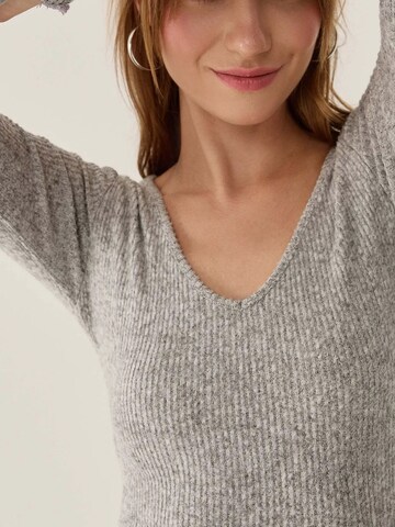 Hiccup Kleid in Grau