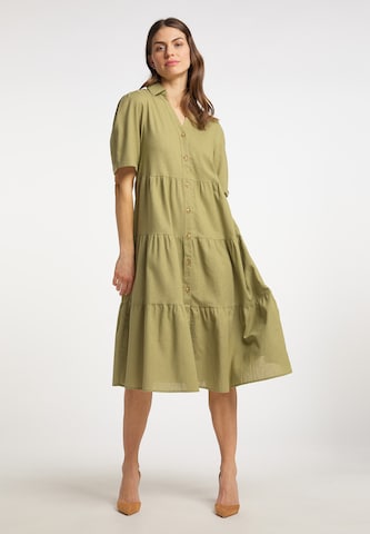 Usha - Vestido camisero en verde: frente