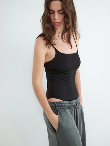 Tricou body de la BALMOHK pe negru: față