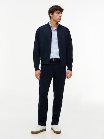 TOMMY HILFIGER Mikina 'ESSENTIAL' – modrá