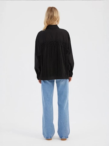 Hiccup Blouse in Black