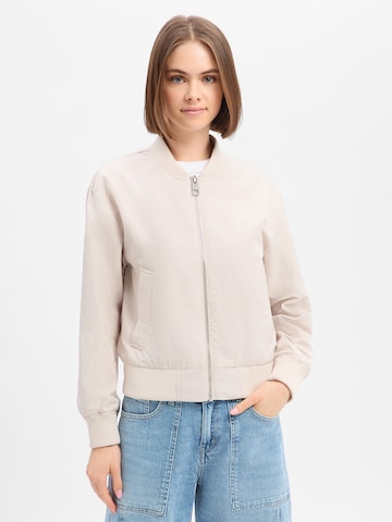 Marie Lund Between-Season Jacket in White: front