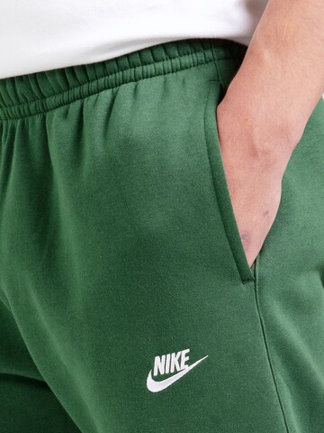 Nike Sportswear Tapered Παντελόνι 'Club Fleece' σε πράσινο