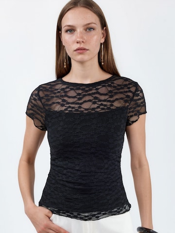 Busem Blouse in Zwart: voorkant