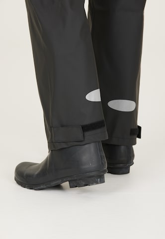 Weather Report Regular Outdoor Pants in Black