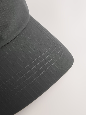 Next Kapa | siva barva