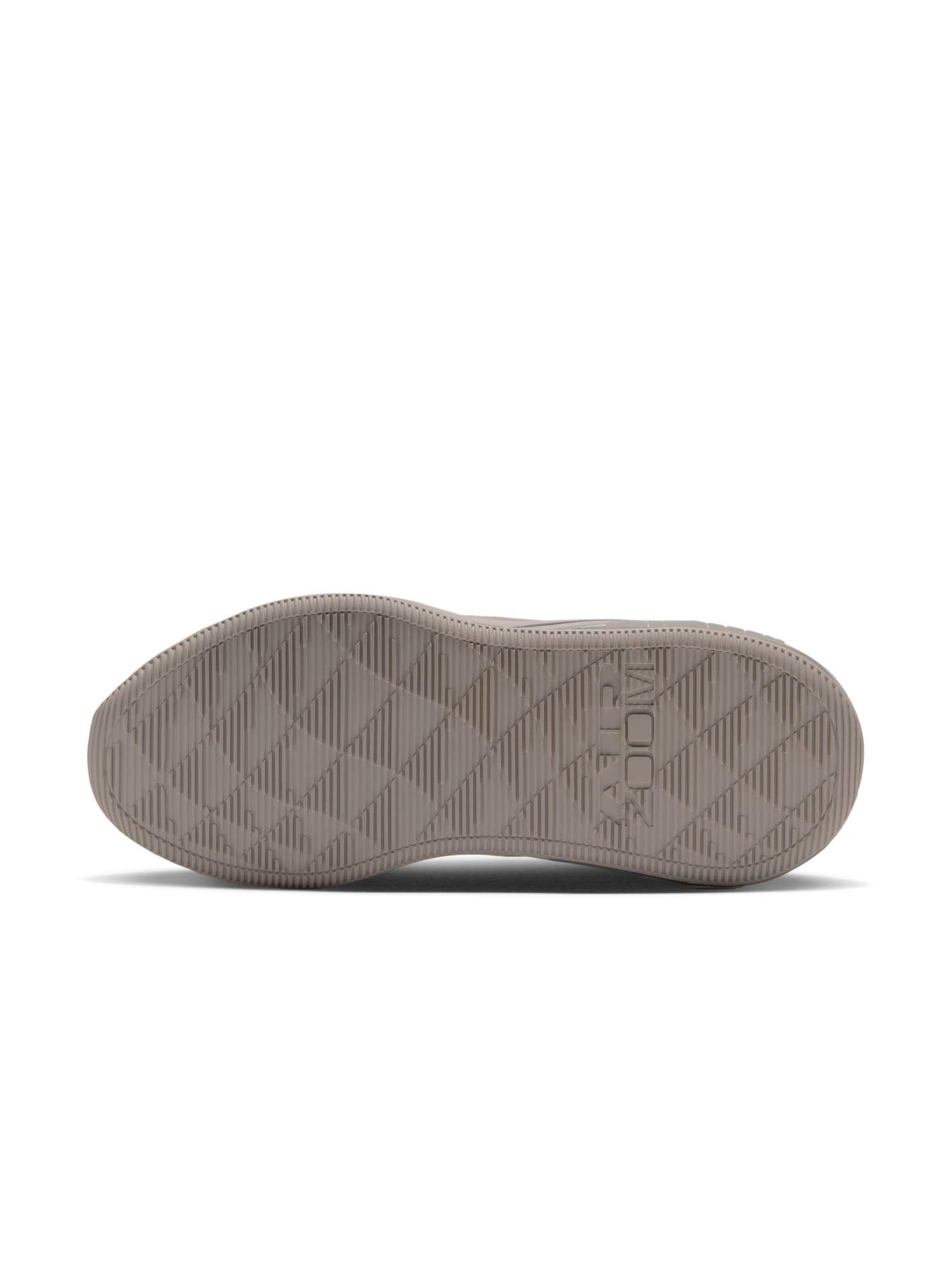 lillā NIKE Sporta apavi 'Bella 7'