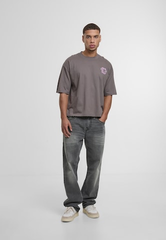 Maglietta 'Thumbs Up' di True Religion in grigio