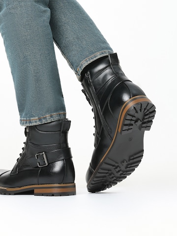 Bruno Marc Boots med snörning i svart