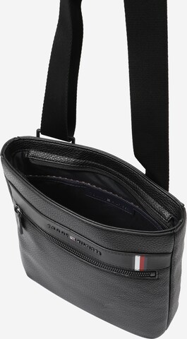 TOMMY HILFIGER Tasche in Schwarz