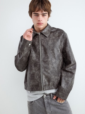 BALMOHK Välikausitakki värissä musta: etupuoli