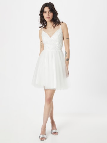 Robe de cocktail Laona en blanc : devant