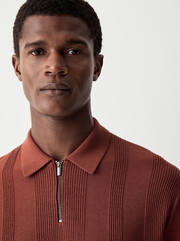 Next Shirt in Red