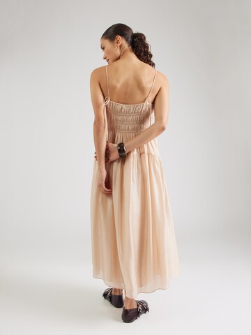 Robe & Other Stories en beige