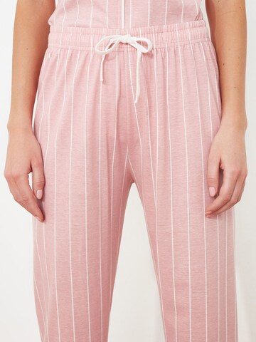 Trendyol - Pijama em rosa