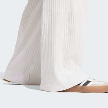 ADIDAS ORIGINALS Wide leg Broek 'Essentials' in Wit