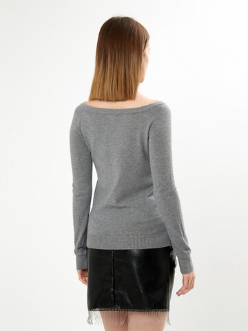 Influencer Sweater in Grey