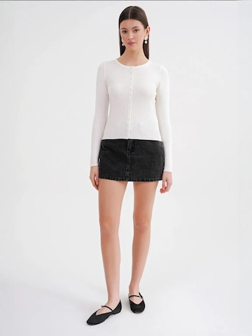 MixRay Knit Cardigan in White