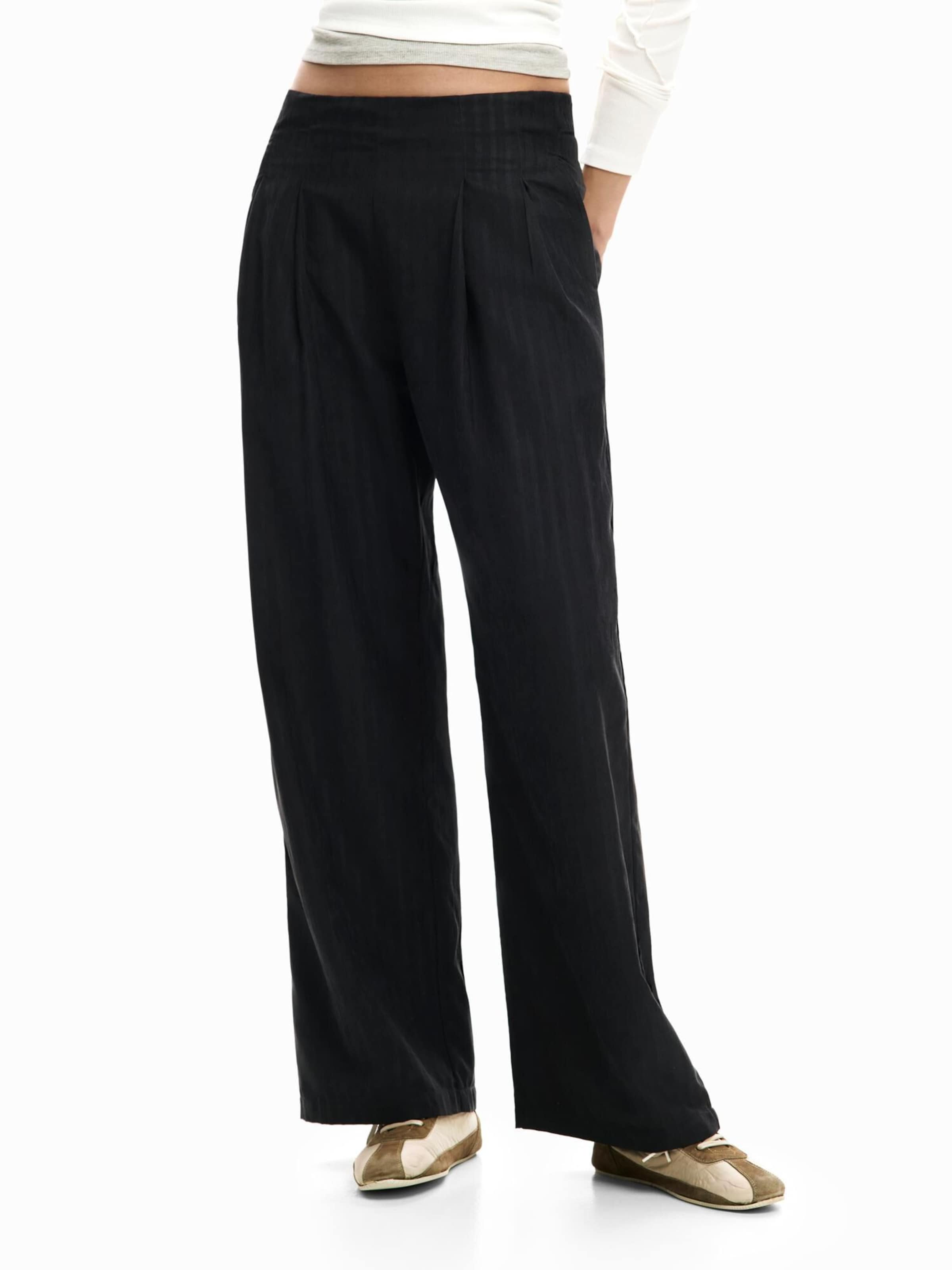 Wide leg Pantaloni con pieghe di Desigual in nero: frontale