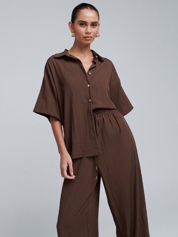 Camicia da donna 'Josefina' di BWLDR in marrone: frontale
