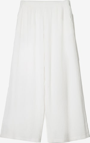 Bershka Wide Leg Housut värissä valkoinen: etupuoli