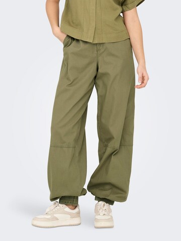 ONLY Tapered Broek 'ONLTinne' in Groen: voorkant