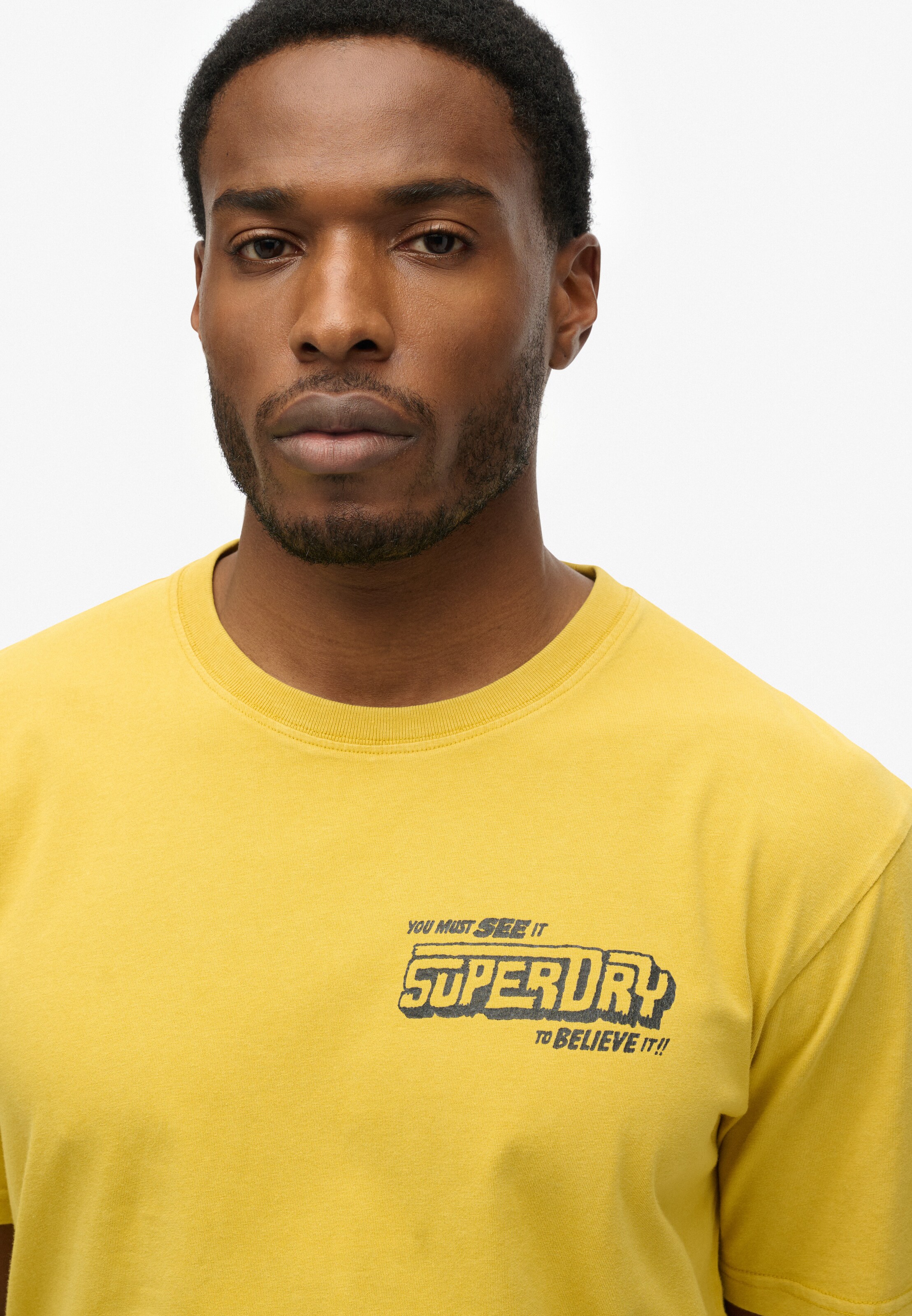 T-Shirt 'Movie' Superdry en jaune