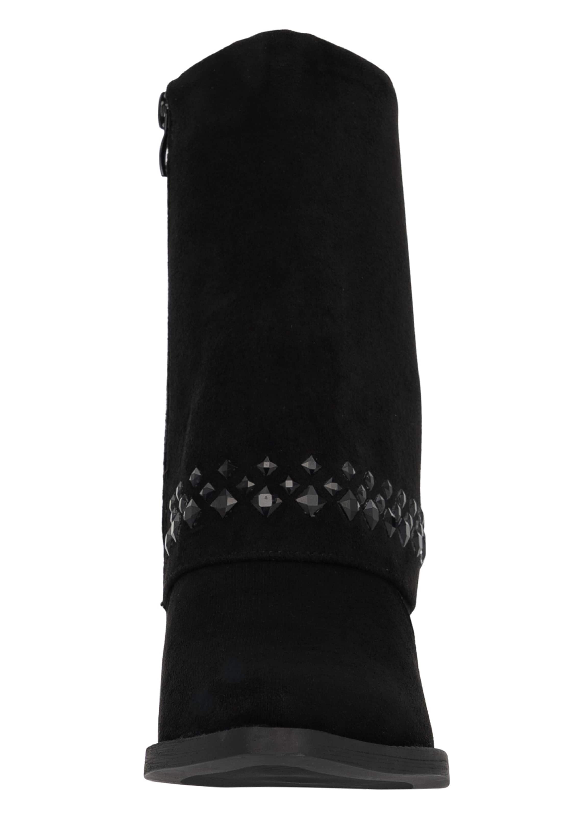 Salinyang Booties in Black