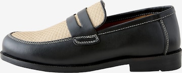 Chaussure basse Next en noir : devant