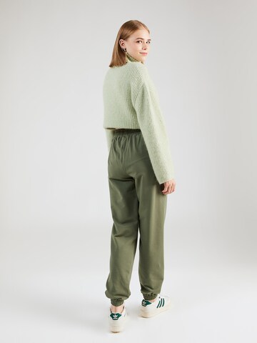 Effilé Pantalon 'Naomi' ABOUT YOU en vert