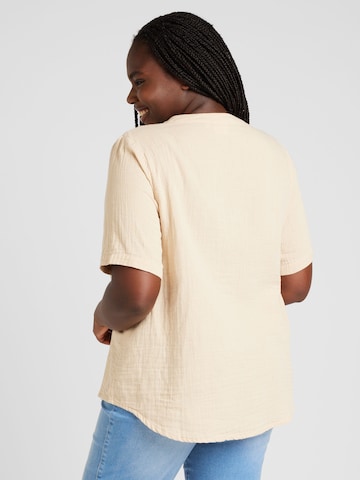 Camicia da donna 'CARThyra' di ONLY Carmakoma in beige