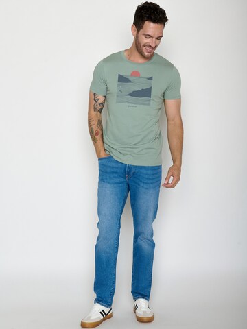 GREENBOMB T-Shirt 'Surf Cliff Guide' in Grün