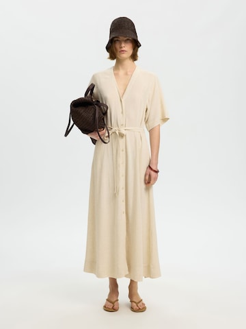 Robe SELECTED en beige