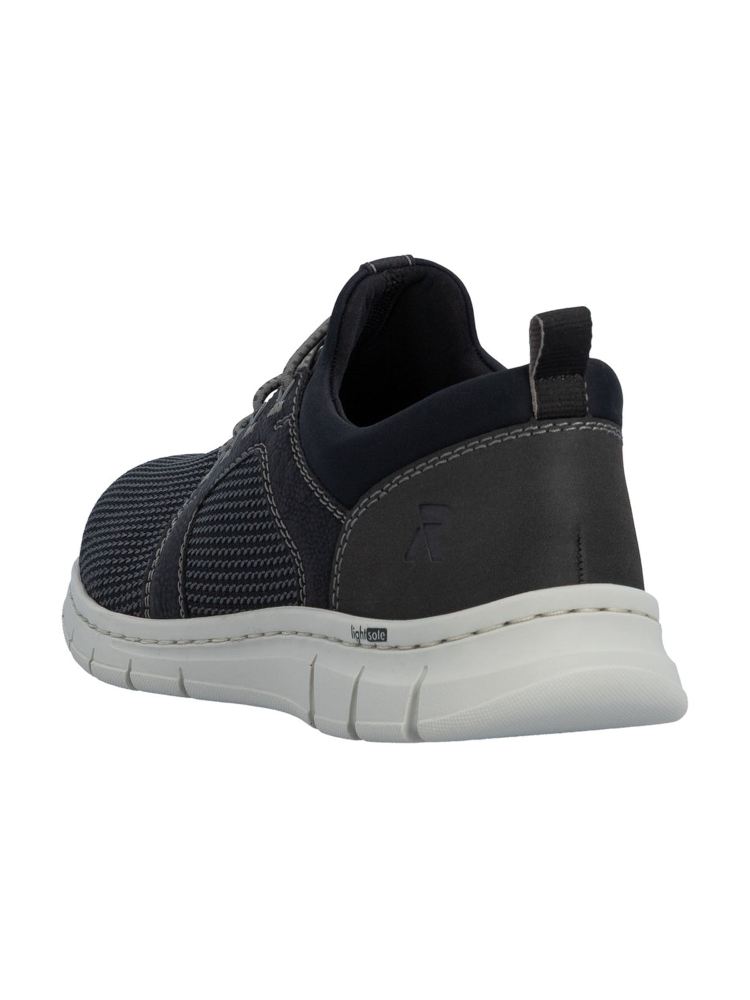 Teniși de la Rieker pe negru