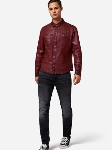Slim fit Camicia 'Das Reverse' di RICANO in rosso