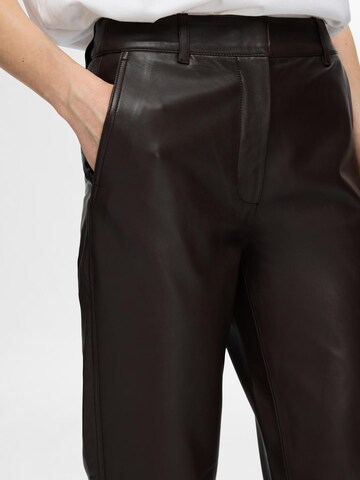 SELECTED FEMME Regular Broek in Bruin