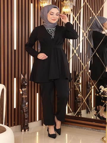 MODAMIHRAM Tunic in Black