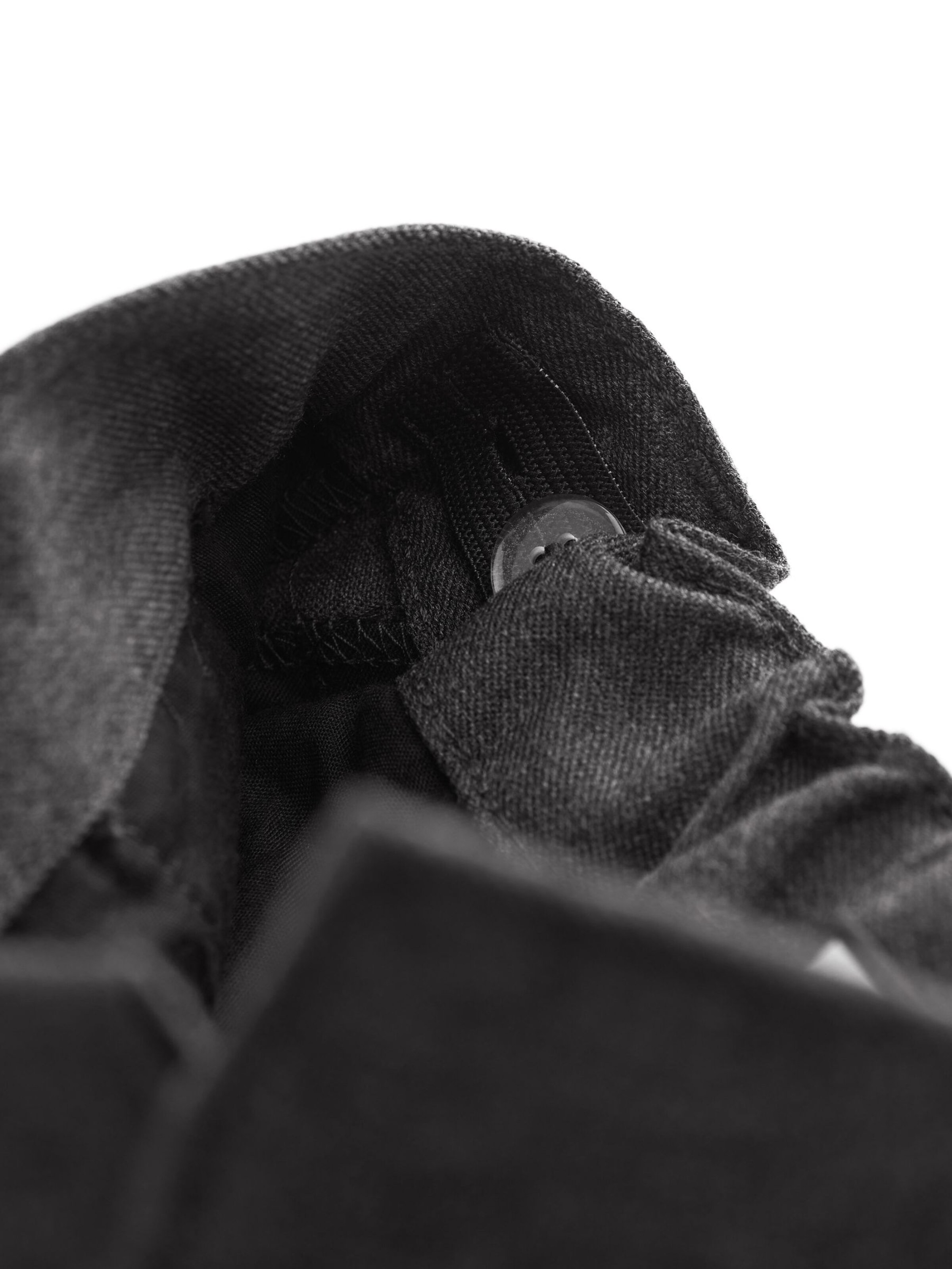 Next regular Bukser i grå