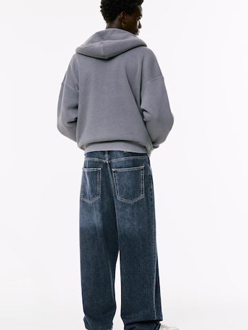 Pull&Bear Baggy Jeans in Blauw
