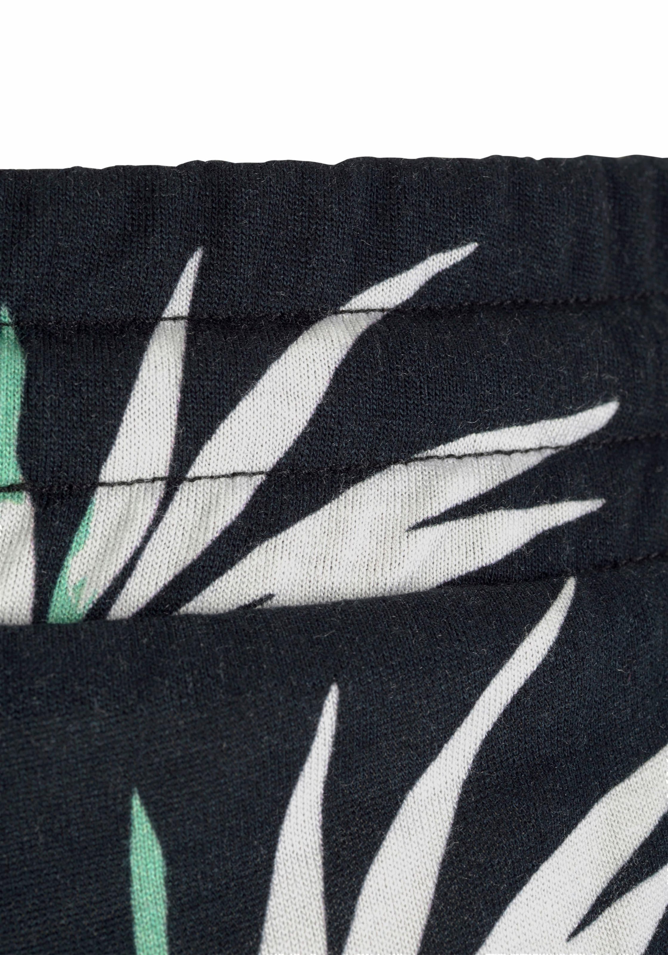 LASCANA Regular Hose in Schwarz